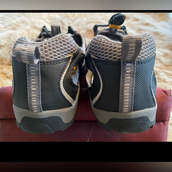 Keen Commuter IV cycling Sandal SIZE 15, sold w/o cycling cleet - Picture 4 of 5